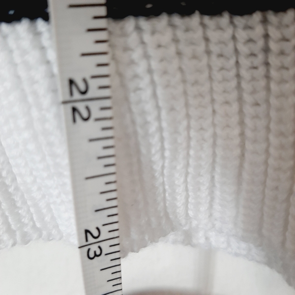 White V-Neck Sleeveless Knit Sweater with Colorful Stripes - Picture 9 of 10